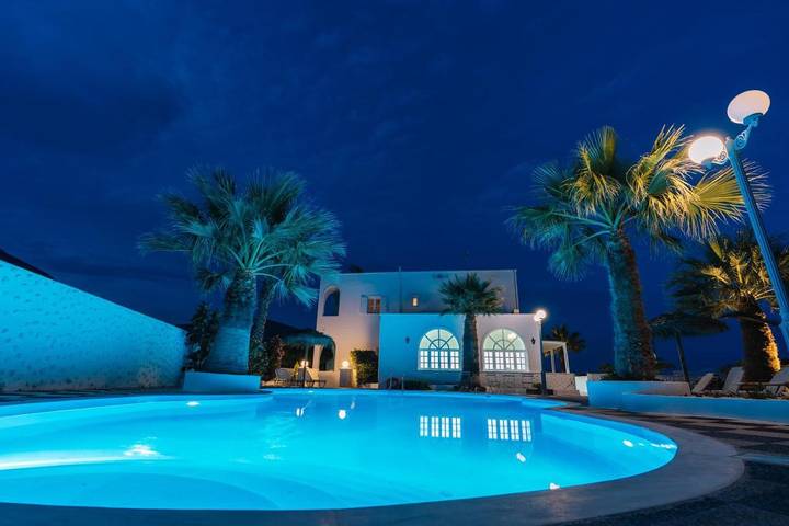 Hôtel pour 5 personnes, avec vue et jardin ainsi que balcon et piscine dans Perivolos - 2