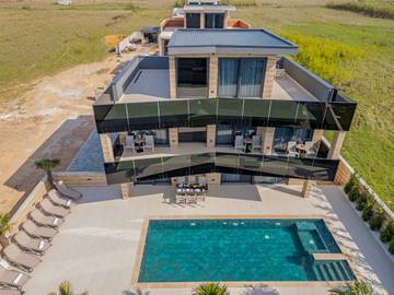 Villa für 10 Personen in Privlaka, Zadar, Bild 1