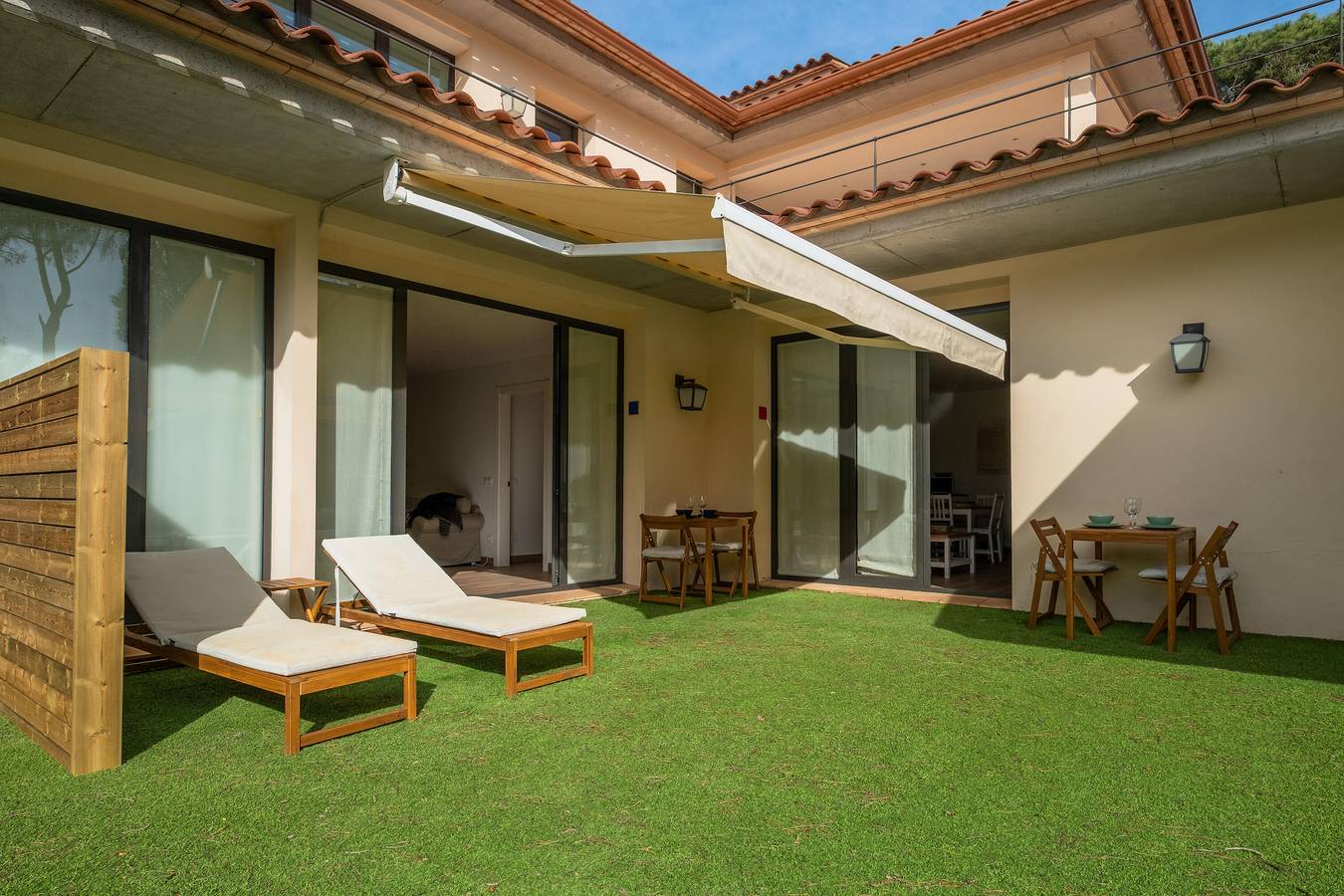 Apartamento entero, Agradable apartamento en pequeña comunidad con piscina. in Begur, Costa Brava