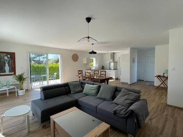Gîte pour 4 personnes, avec jardin à Cléder