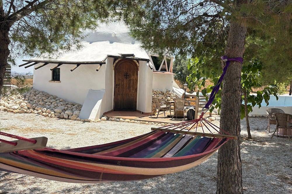 Dome in the mountains, secluded and peaceful. Pets welcome! in Lorca, Murcia Inland