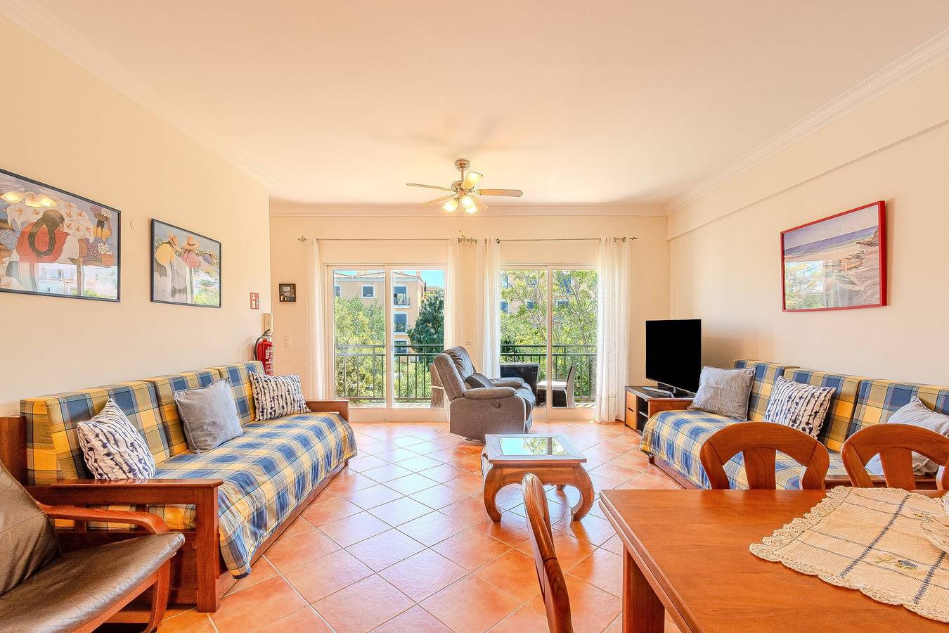 Apartamento entero, Casa de vacaciones 'Bragança Paradise' con piscina compartida, Wi-Fi y aire acondicionado in Albufeira, Distrito de Faro