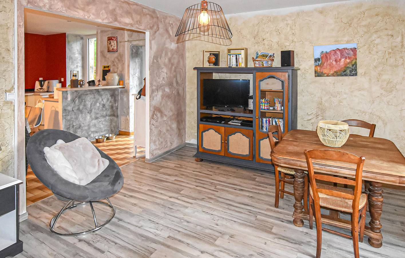 Fabras Apartment with WiFi, Parking & Fishing 2.5km from City Center in Lalevade-d'Ardèche, Parc naturel régional des Monts d'Ardèche