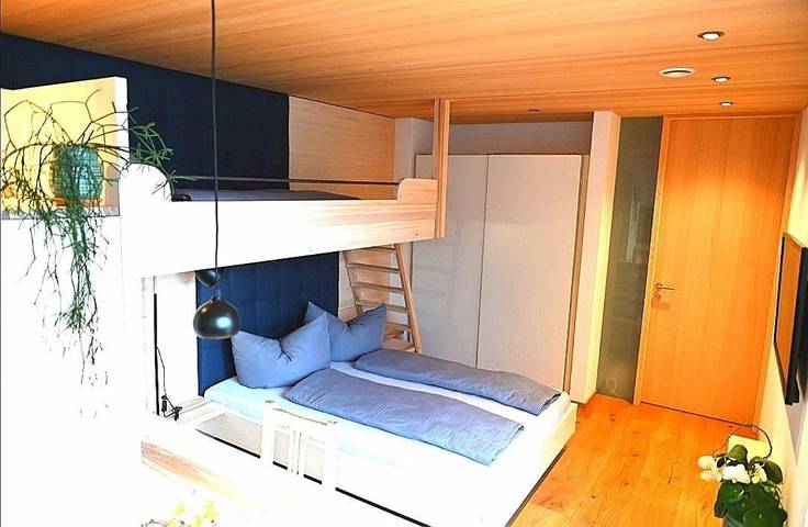 Ferienwohnung für 3 Personen, mit Terrasse und Ausblick in Raggal