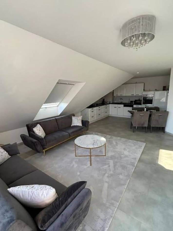 Appartement entier, Appartement 'Maisonette Wohnung Frechen City' avec terrasse privée, Wi-Fi et climatisation in Frechen, Arrondissement de Rhin-Erft
