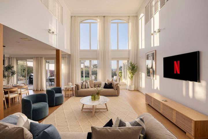 Holiday home for 14 people, child-friendly in Melbourne