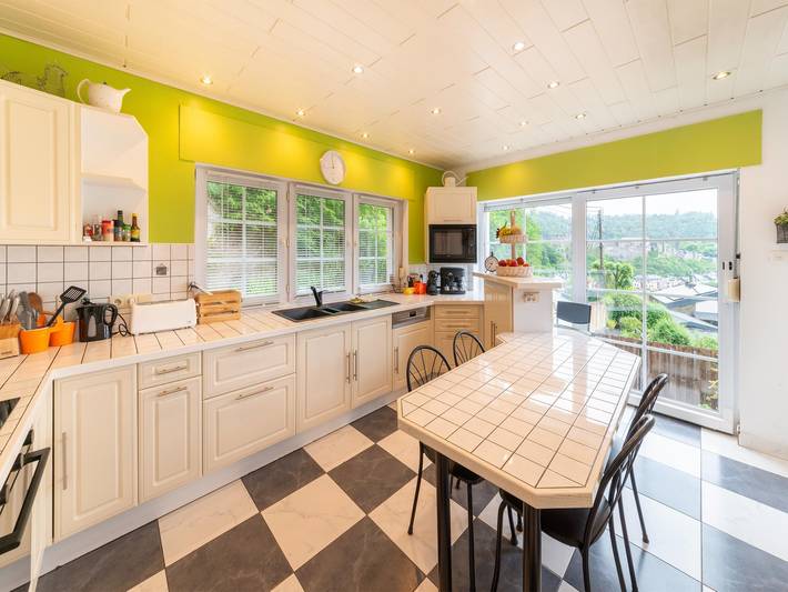 Location de vacances pour 6 personnes, avec vue ainsi que balcon et sauna, animaux acceptés à Bouillon - 4