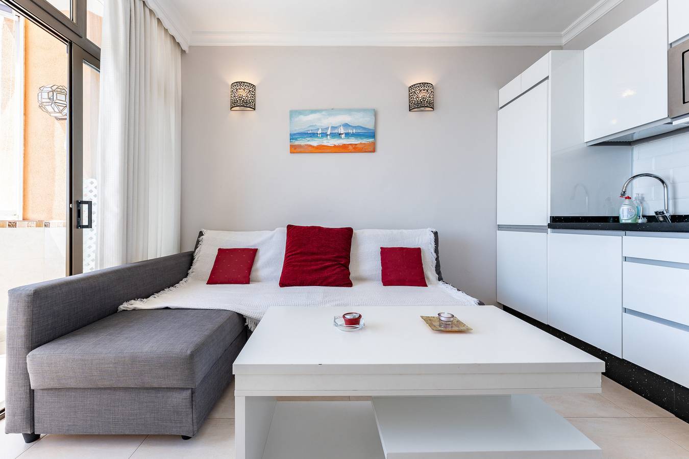 Entire apartment, 'Stunning Marina View Apartment' with Wi-Fi in Fuengirola Centre, Fuengirola