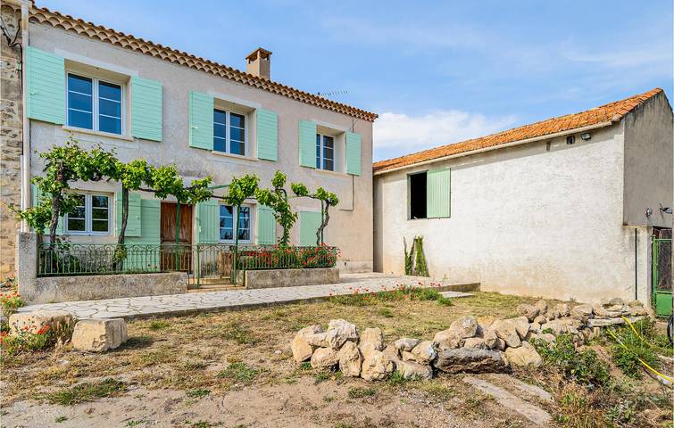Appartement confortable de 115m2 : Parking, AC, WiFi, Centre ville et restaurant à proximité ! in Mouriès, Région d'Arles