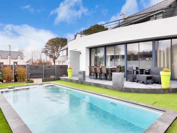 Appartement de vacances pour 8 personnes, avec piscine ainsi que jardin et terrasse