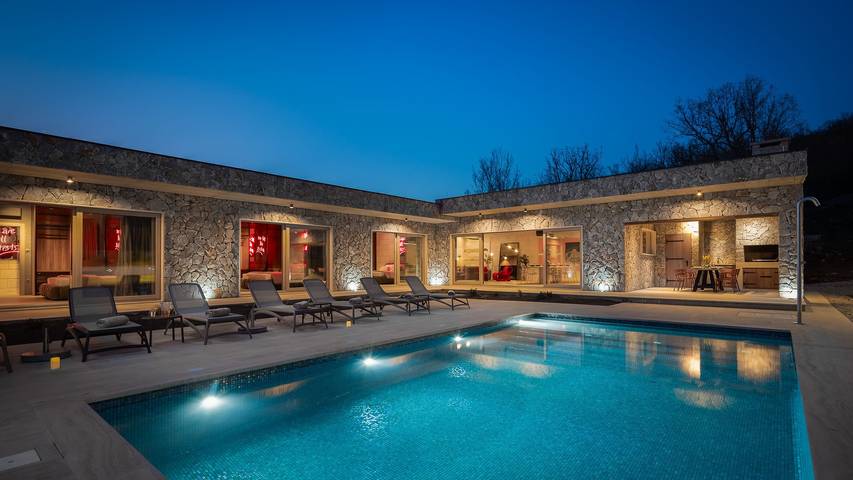 Ferienhaus für 8 Personen, mit Terrasse und Garten