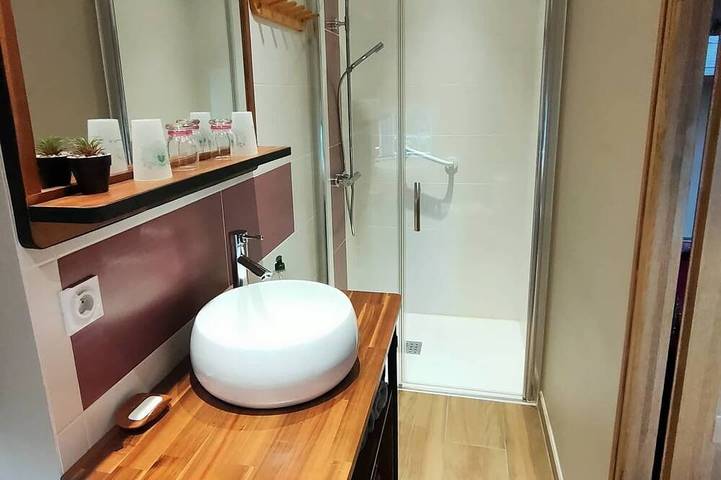 Location de vacances pour 2 personnes, avec jardin à Ahuillé - 2