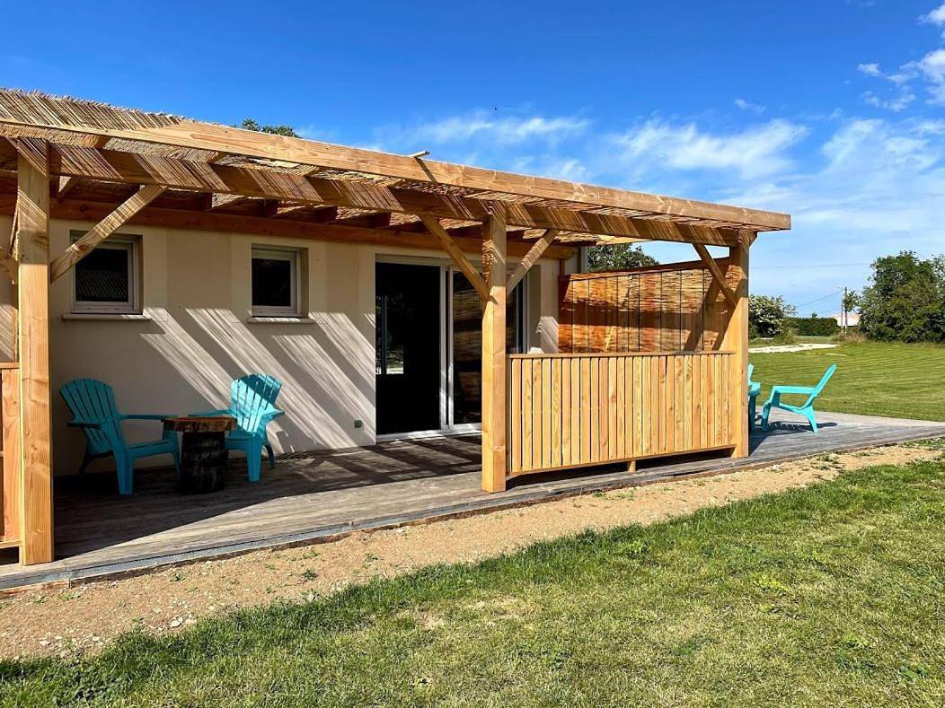 Double Room with Private Bathroom in Le Bourdet, Région de Niort