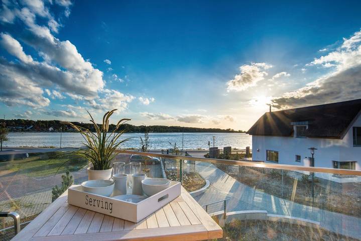 Ferienwohnung für 2 Personen, mit Balkon und Seeblick sowie Ausblick in Heiligenhafen