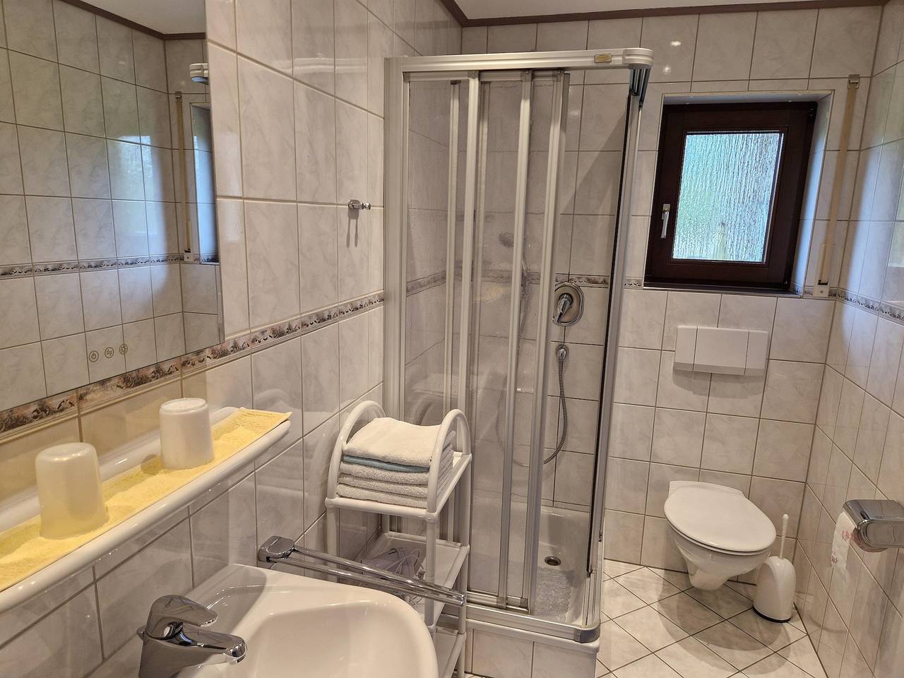 Ganze Ferienwohnung, 2-Bett-Ferienwohnung Bad/Wc in Walsdorf, Vulkaneifel