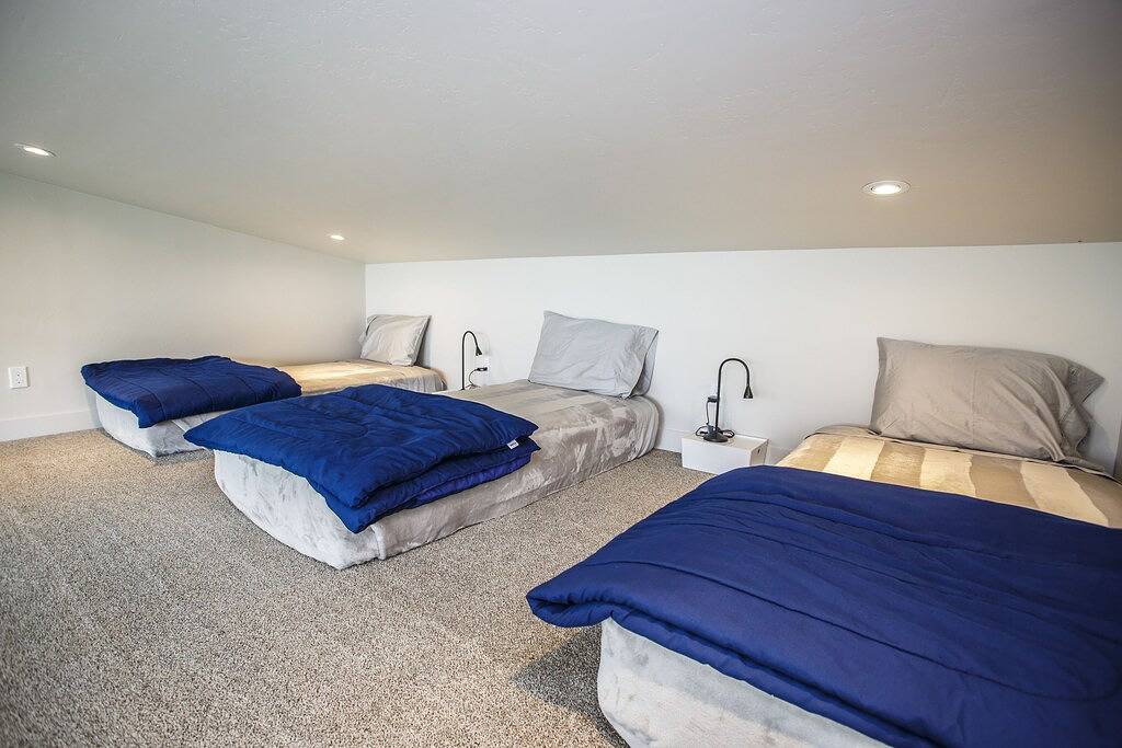 Eagle Peak Cabin- best views and private trail in San Juan National Forest