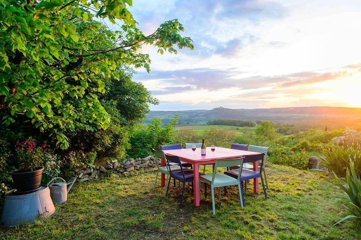 Location de vacances pour 8 personnes, avec jardin et vue à Saint-Père (Yonne)
