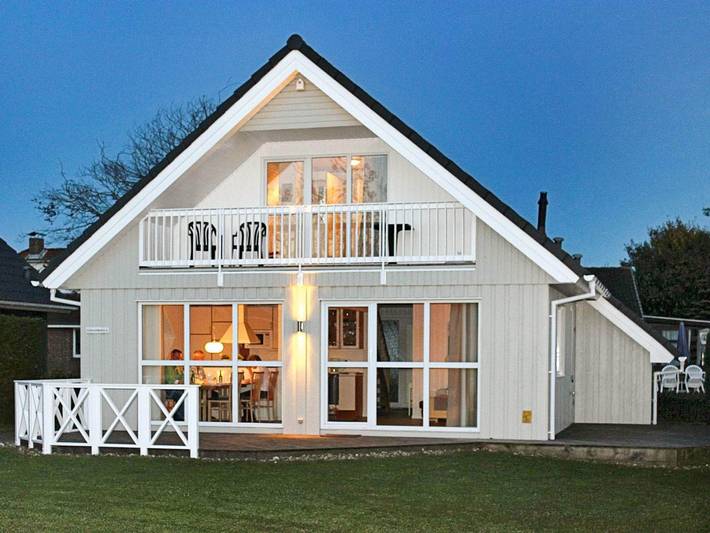 Ferienhaus für 7 Personen, mit Whirlpool und Terrasse sowie Garten und Sauna in Wackerballig - 2