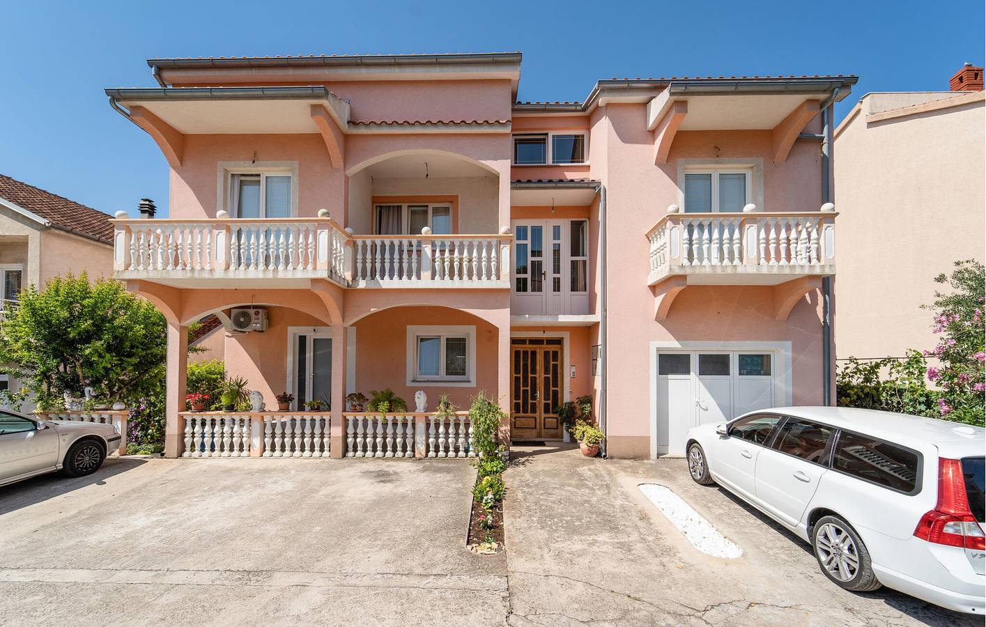 Appartement de vacances entier, Appartement confortable de 2 chambres avec terrasse, Wi-Fi, à 1,5 km de la plage in Biograd na Moru, Région de Zadar