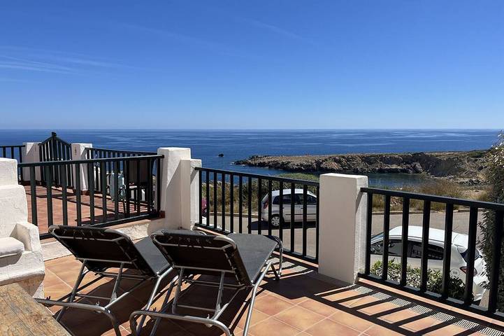 Apartamento de vacaciones para 4 personas, con piscina además de terraza y jardín - 1