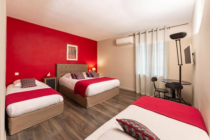 Hôtel pour 2 personnes, avec piscine et terrasse à Les Angles (Gard) - 3