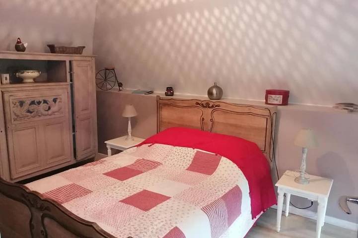 Gîte pour 4 personnes, avec jardin à Cerisy-la-Salle - 2