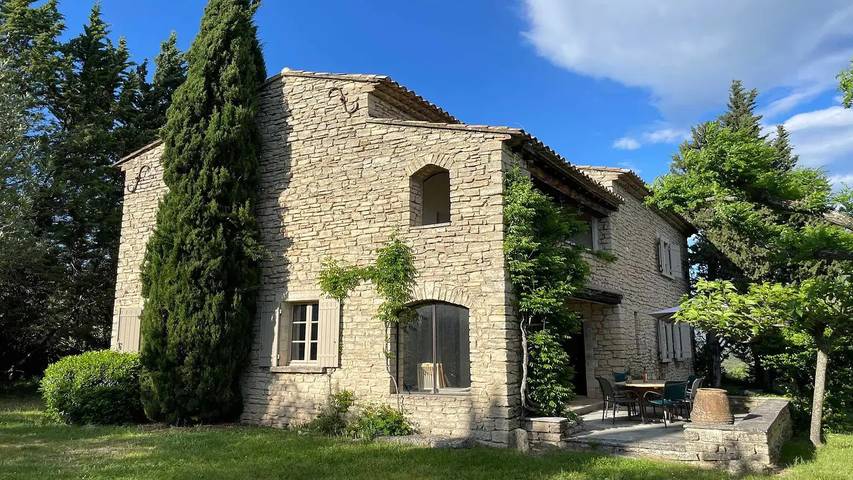 Gîte pour 9 personnes, avec jardin et piscine dans Village de Gordes - 2