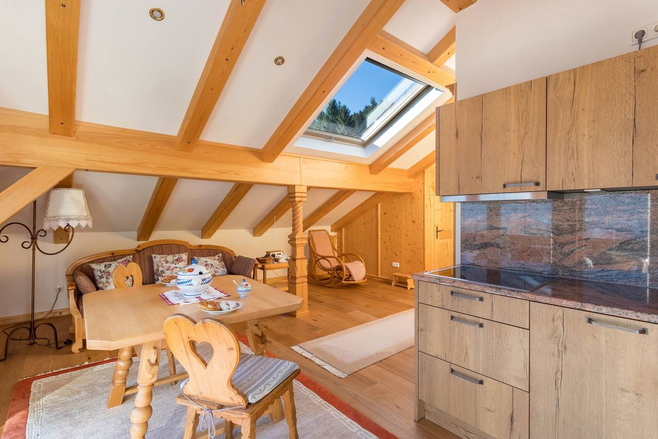 Appartement 'Bergkristall' bij de skilift met uitzicht op de bergen, Wi-Fi & balkon, foto 6