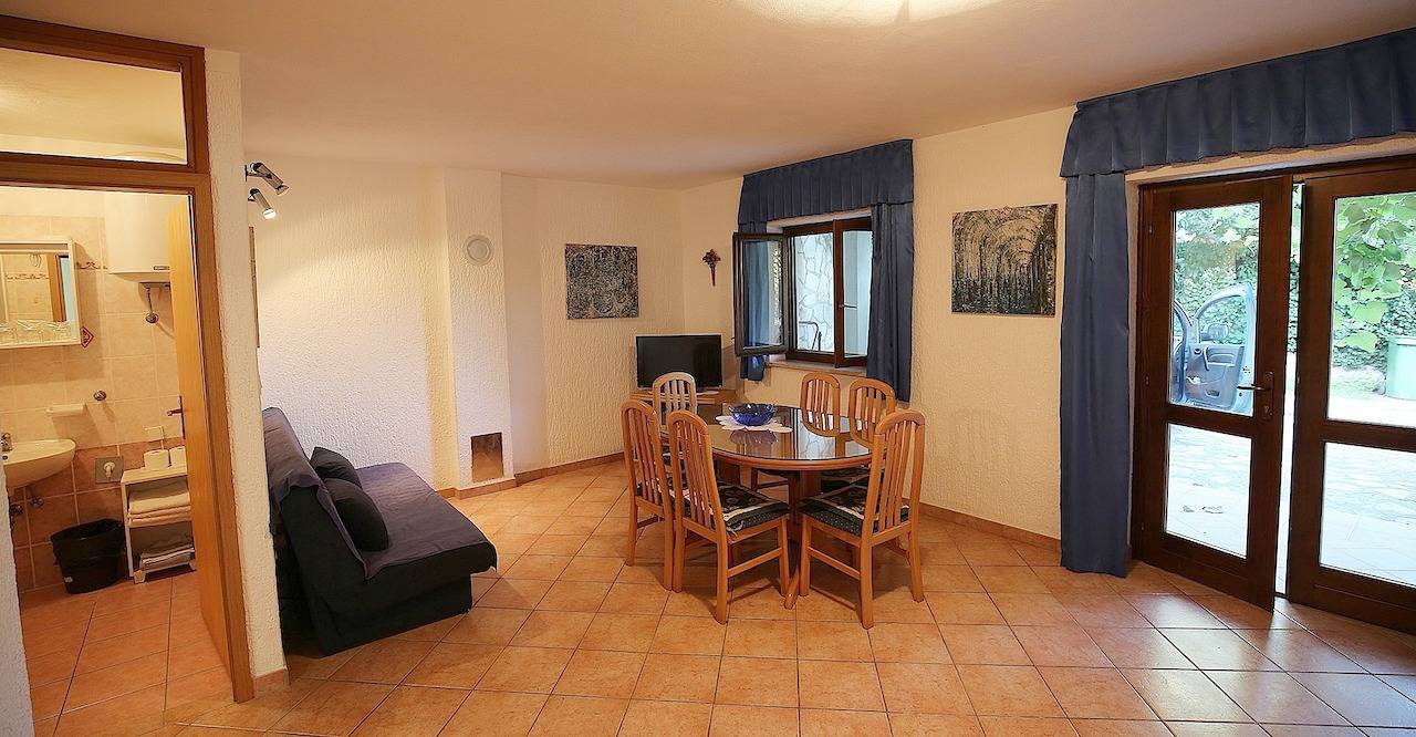Ganze Wohnung, Two bedroom apartment with large terrace and garden view in Funtana, Vrsar-Funtana