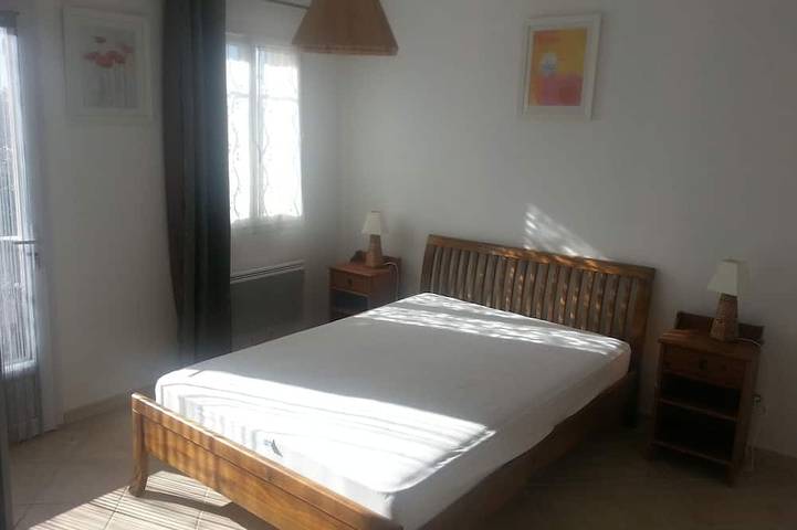 Location de vacances pour 7 personnes, avec jardin et terrasse à Puyloubier - 2