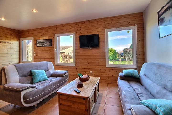 Gîte pour 6 personnes, avec terrasse ainsi que jardin et piscine à Paimpol - 3