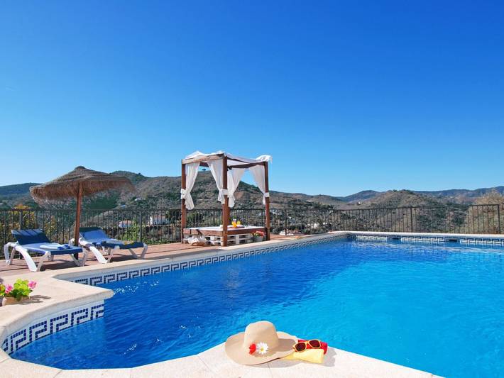Villa José 2, beheizter Pool, Meerblick. in Comares, Cordillera Penibética