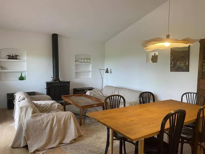 Location de vacances pour 6 personnes, avec vue et piscine ainsi que terrasse et jardin à Sant Mori - 4