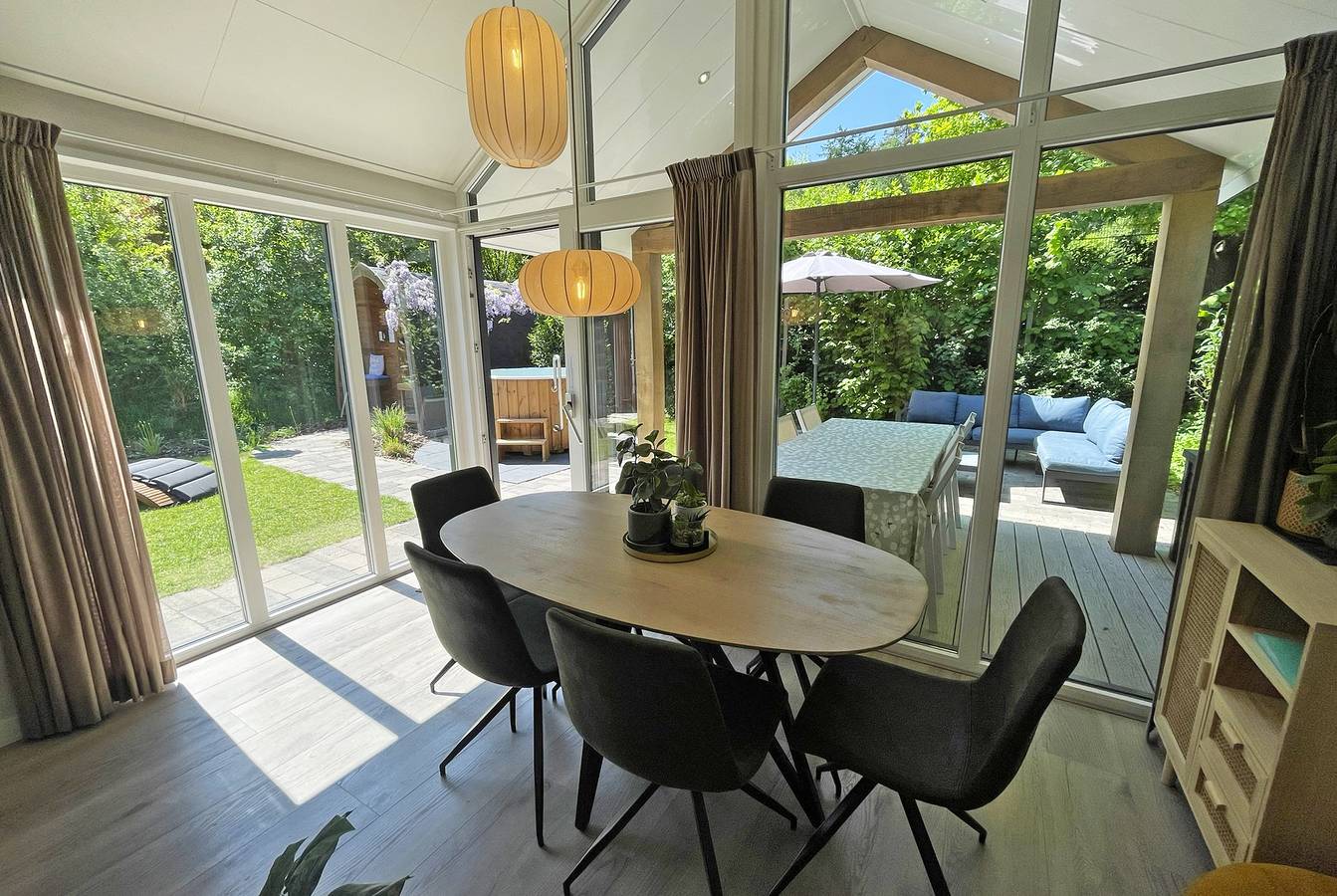 Vakantiepark De Thijmse Berg — Wellness Cottage met hottub en sauna | 5 personen in Rhenen, Provincie Utrecht
