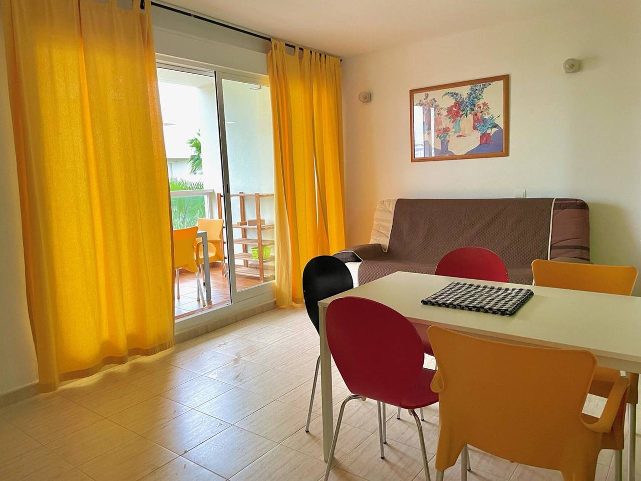Ganze Wohnung, Familienwohnung mit Terrasse in El Verger in el Verger, Costa Blanca