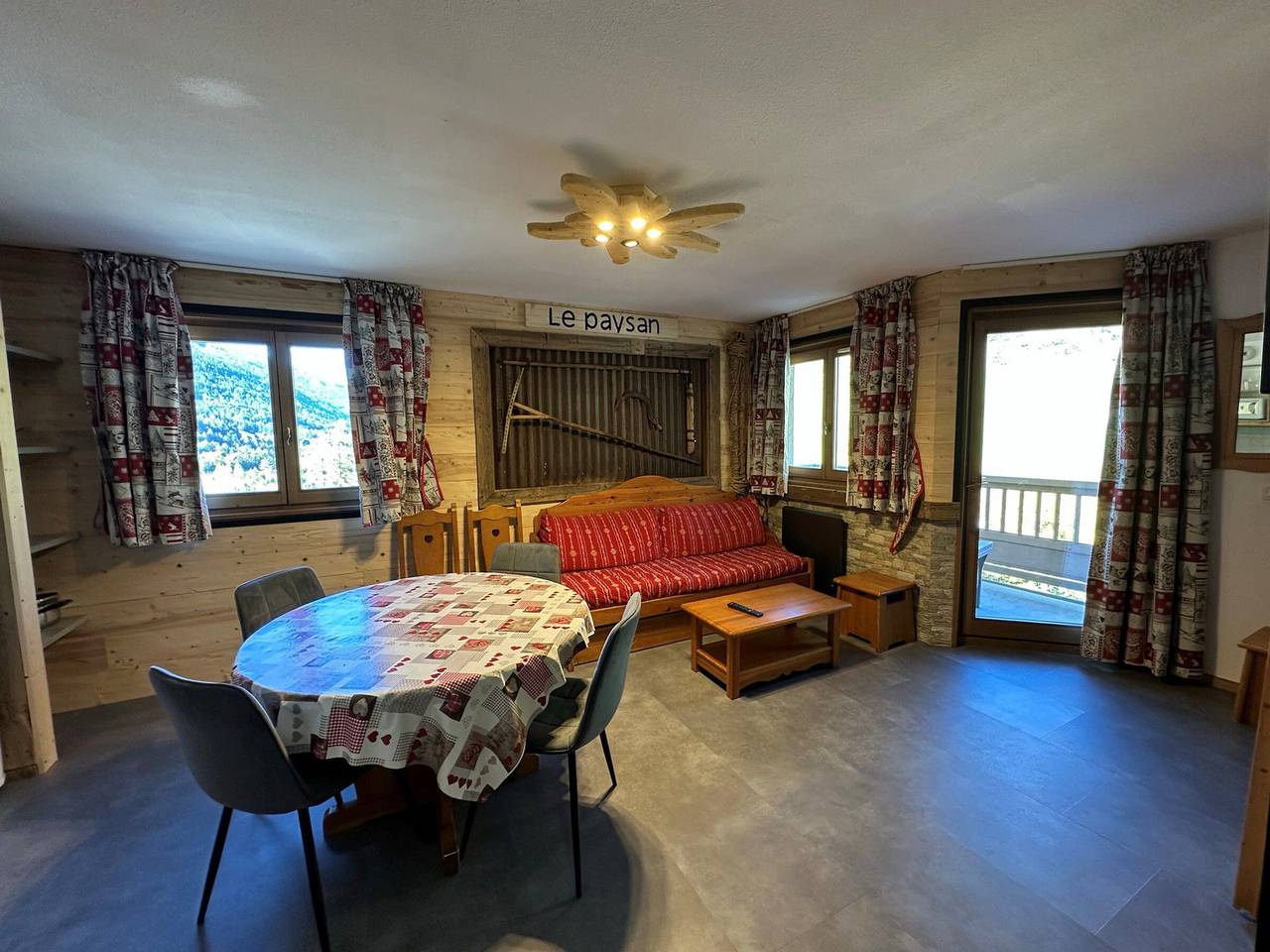 Ganze Wohnung, Geräumige Wohnung für 6 Pers. am Fuße der Pisten mit Balkon, Wlan, Parkplatz in Lanslebourg-Mont-Cenis, Region Saint-Jean-de-Maurienne