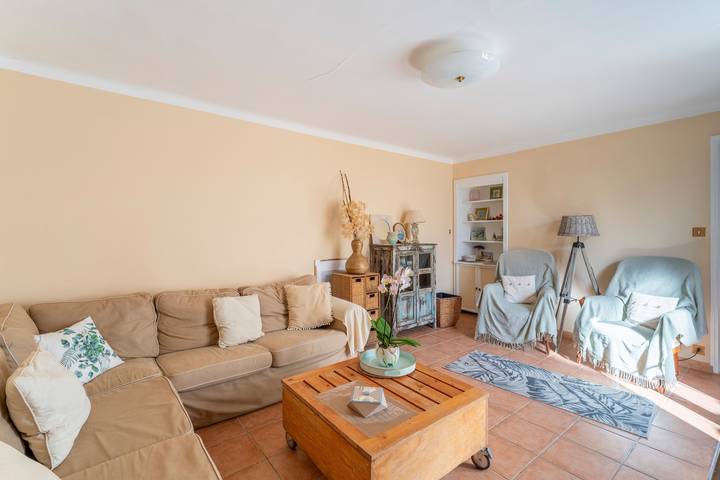 Casa vacanze 'Maison Belle Vue' con vista sulle montagne, terrazza privata e Wi-Fi in Les Angles (Gard), Nimes e dintorni