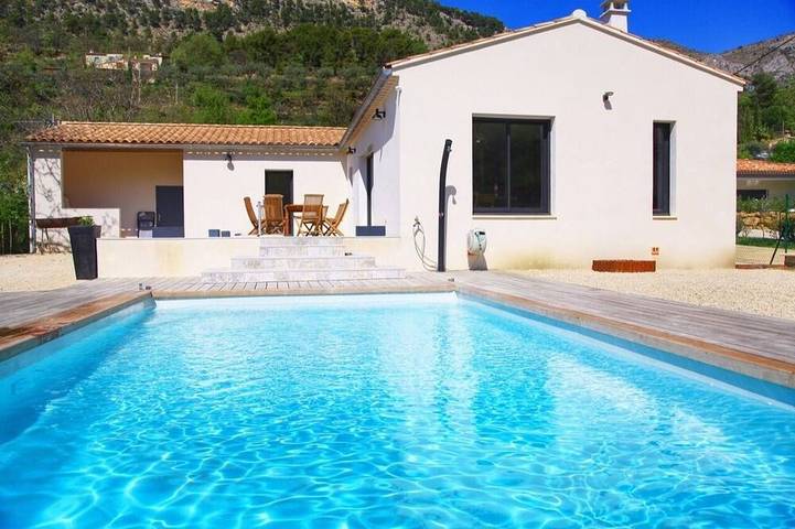 Maison de vacances pour 11 personnes, avec terrasse et jardin à Buis-les-Baronnies