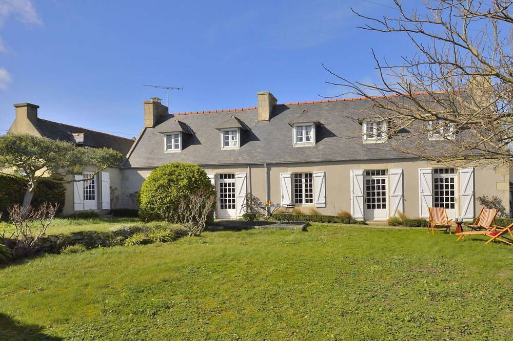 Atemberaubendes alleinstehendes Ferienhaus mit  W-Lan, Tv, Innenhof und Haustiere erlaubt in Île-Grande, Pleumeur-Bodou