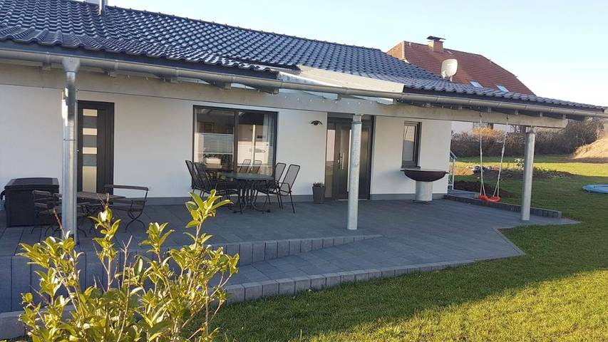 Ferienwohnung für 8 Personen, mit Terrasse und Garten sowie Ausblick in Korbach