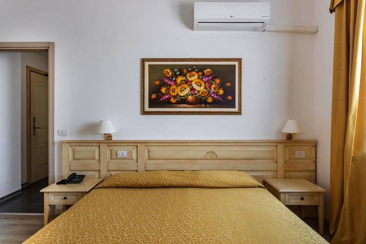 Hôtel pour 3 personnes, avec jardin et jacuzzi ainsi que piscine et sauna à Oristano - 4