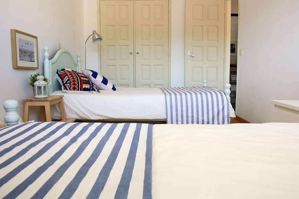 Ganze Wohnung, Casa Azul - wunderschöne Wohnung am Meer in Nazaré - Free Wifi in Praia da Nazaré, Nazaré
