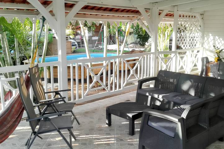 Appartement de vacances pour 8 personnes, avec piscine et jardin