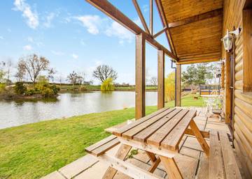Chalet for 4 People in Midlands, Lincolnshire, Photo 2