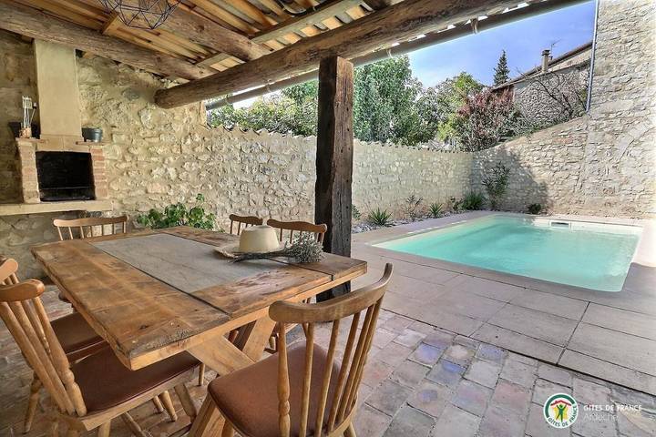 Location de vacances pour 6 personnes, avec piscine et terrasse, adapté aux familles à Saint-André-de-Cruzières - 3