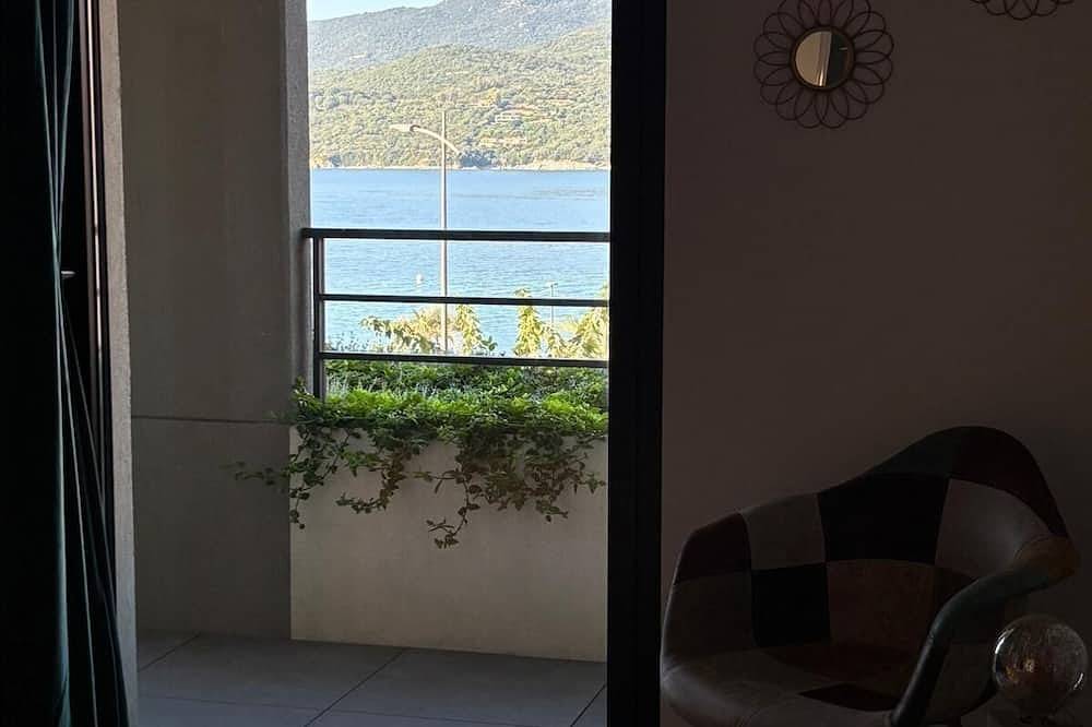 Geheel appartement, Staand appartement gezien op zee in Propriano, Sartène en omgeving