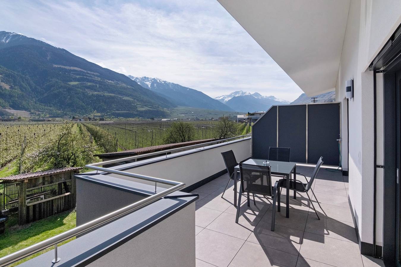 Entire apartment, Apartment 'Lea' with Mountain View, Wi-Fi and Air Conditioning in Kastelbell-Tschars, Saldurkamm