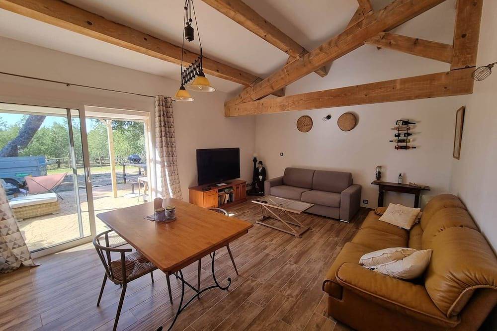 Gîte confort 4 étoiles 2/4 personnes Pomme de Pin in Lézignan-Corbières, Côte méditerranéenne (France)