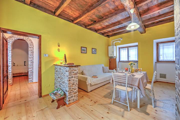 Gîte pour 4 personnes, avec Bassin pour enfant à Brovello-Carpugnino