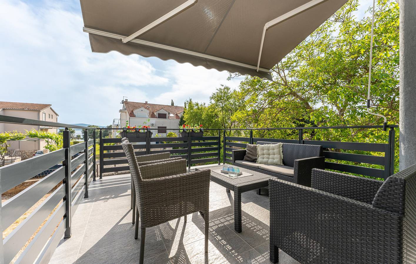 Entire holiday apartment, Holiday apartment for 4 people with terrace in Sveti Filip i jakov, Općina Sveti Filip i Jakov